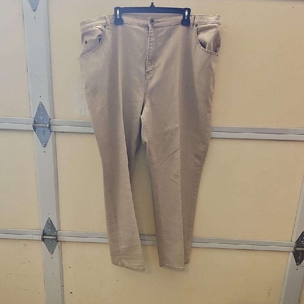 Liz & Me Straight Leg Women's Jeans in Light Khaki